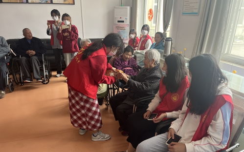 久久相伴又重陽 攜手共歡暖夕陽——校團委赴謝家集養(yǎng)老服務(wù)中心開展慰問演出暨勞務(wù)服務(wù)活動